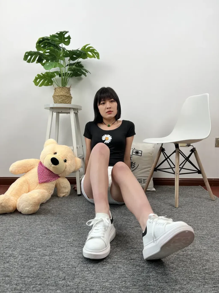 图片[4]-三禾摄影 NO.038 休闲短裤 棉袜 小白鞋