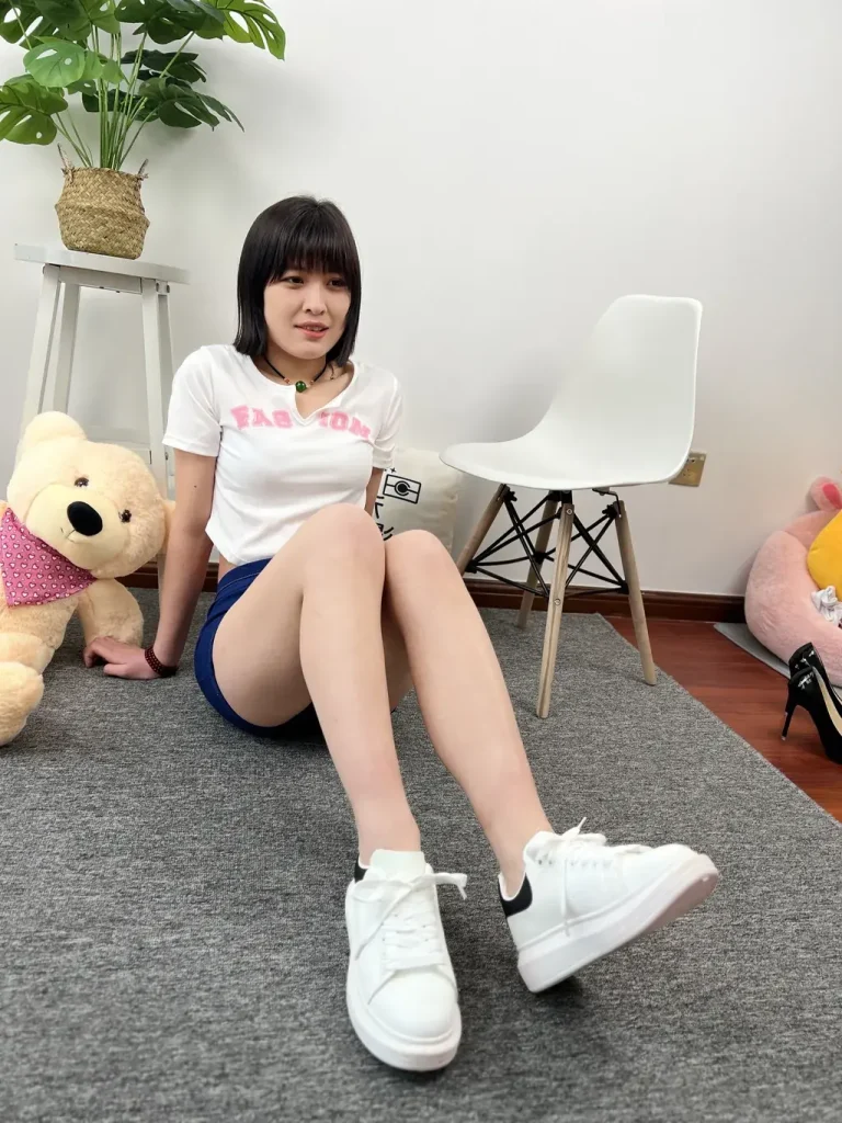 图片[2]-三禾摄影 NO.039 牛仔短裤 小白鞋