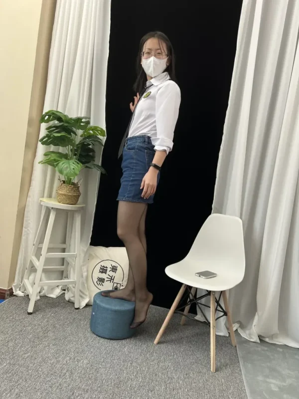 三禾摄影 NO.048 牛仔裙 黑丝 高跟 [232P-1V-2.7GB]-觅颜社