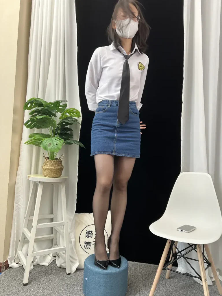 图片[4]-三禾摄影 NO.048 牛仔裙 黑丝 高跟