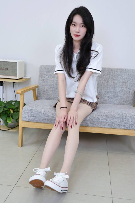 绮梦摄影 第580期 小艺 无印珍藏版 [311P-150P-2V-11.89G]-觅颜社