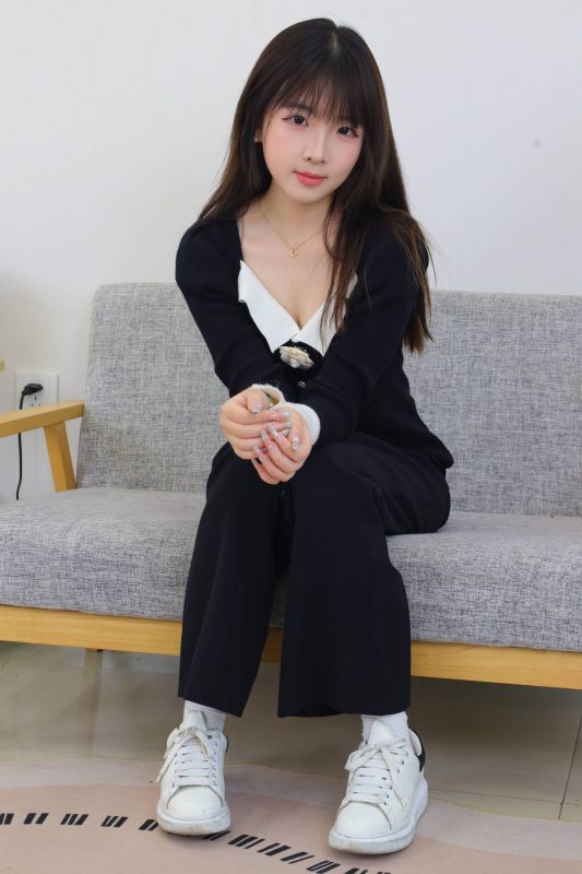 绮梦摄影 第606期 小代 无印珍藏版 [311P-150P-2V-10.4G]-觅颜社